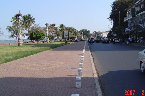 the road along the river, Sisowath Quay