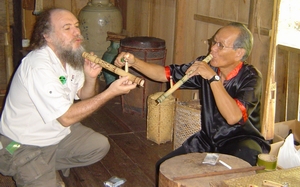 dave trying a pipe