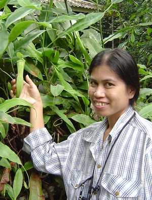 ann with pitcher plant